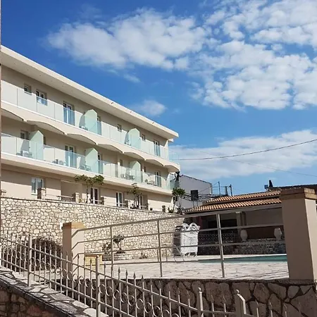 Aria Hotel 3*